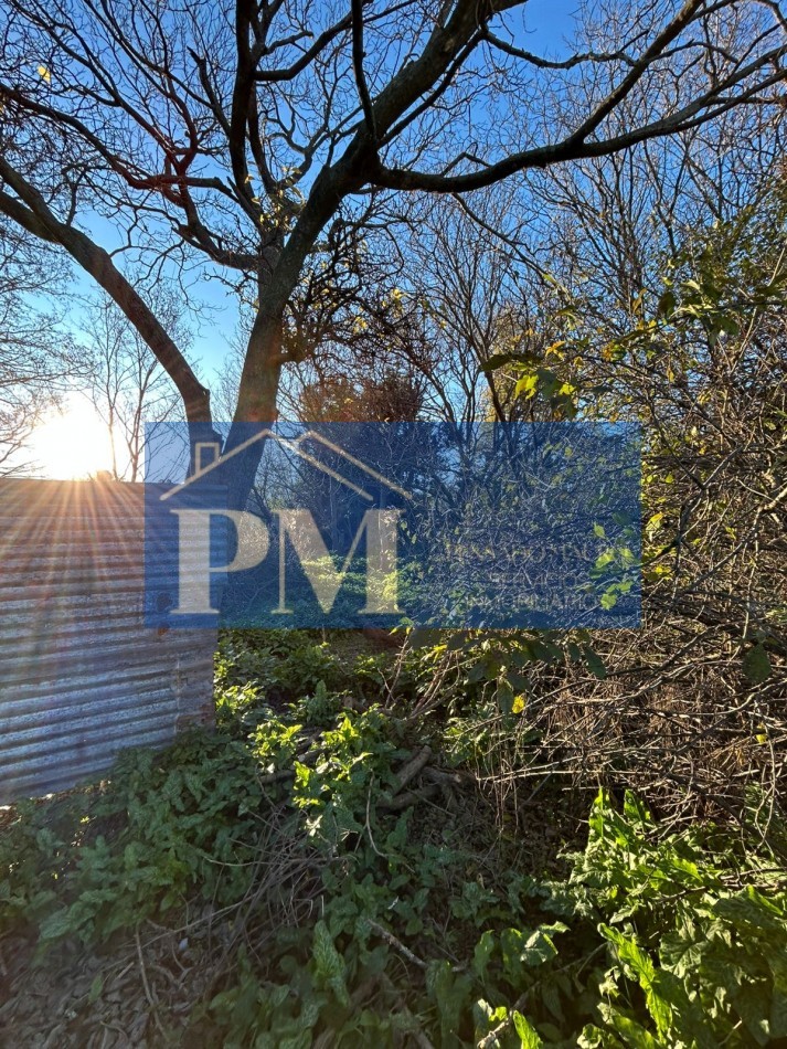 CASA CON AMPLIO TERRENO EN VENTA