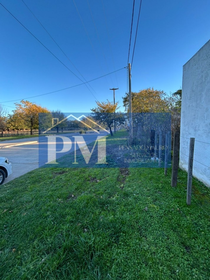 CASA CON AMPLIO TERRENO EN VENTA