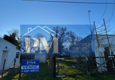 CASA CON AMPLIO TERRENO EN VENTA